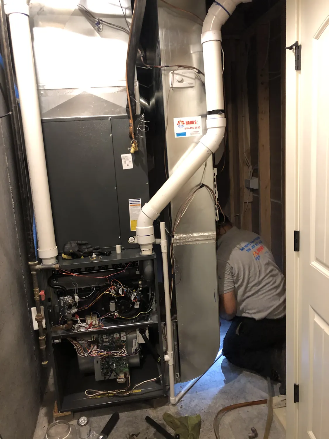 Haha’s technician completing a furnace installation in Kansas City