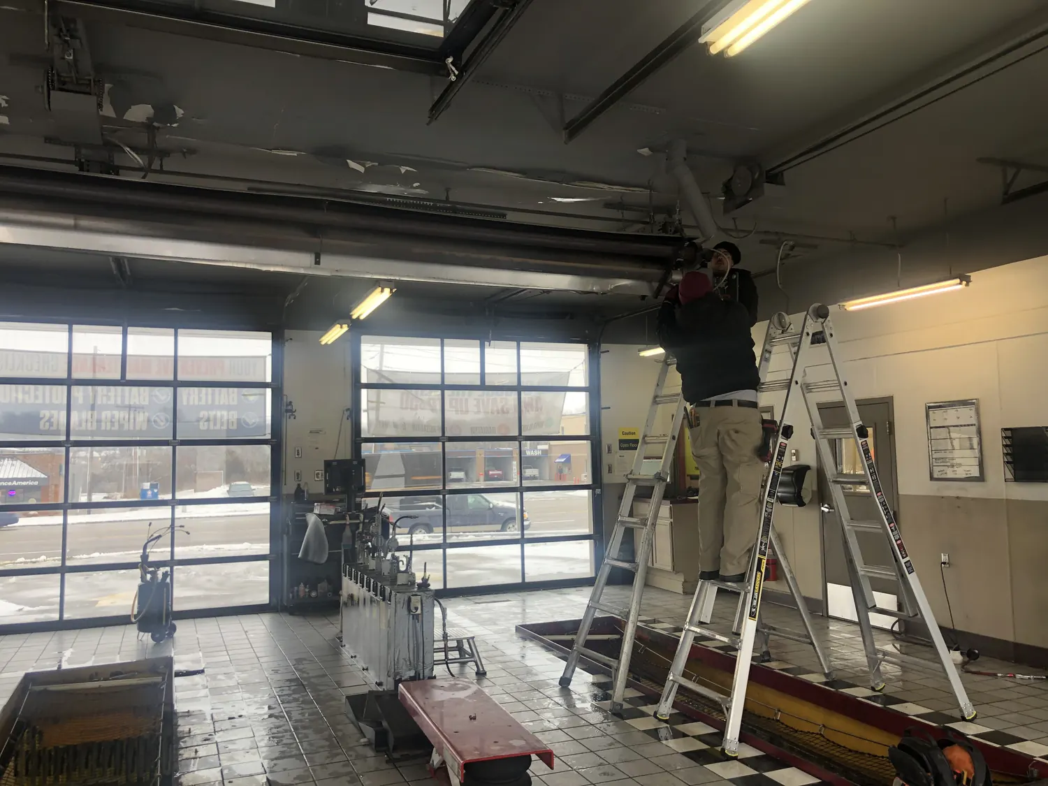 Haha’s commercial heating installation at Jiffy Lube